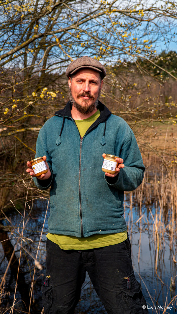 Thomas Lüthi, apiculteur bio (photographie d eLouis Matthey).